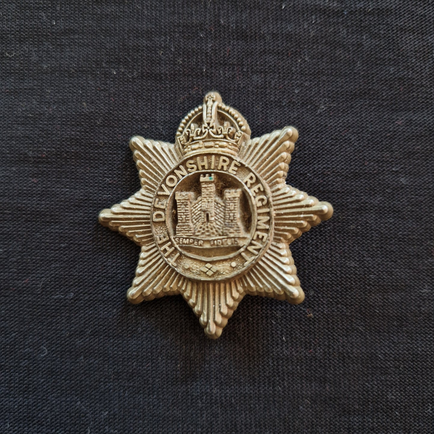 WW2 Devonshire Regiment Plastic Economy Cap Badge – A. Stanley & Sons, Walsall