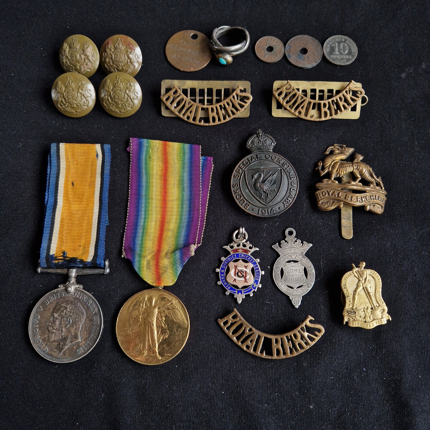 Royal Berkshire Regiment - WW1 Medals & Badges - Newark Cricket Silver Medals - Bucks Special Constable 1914