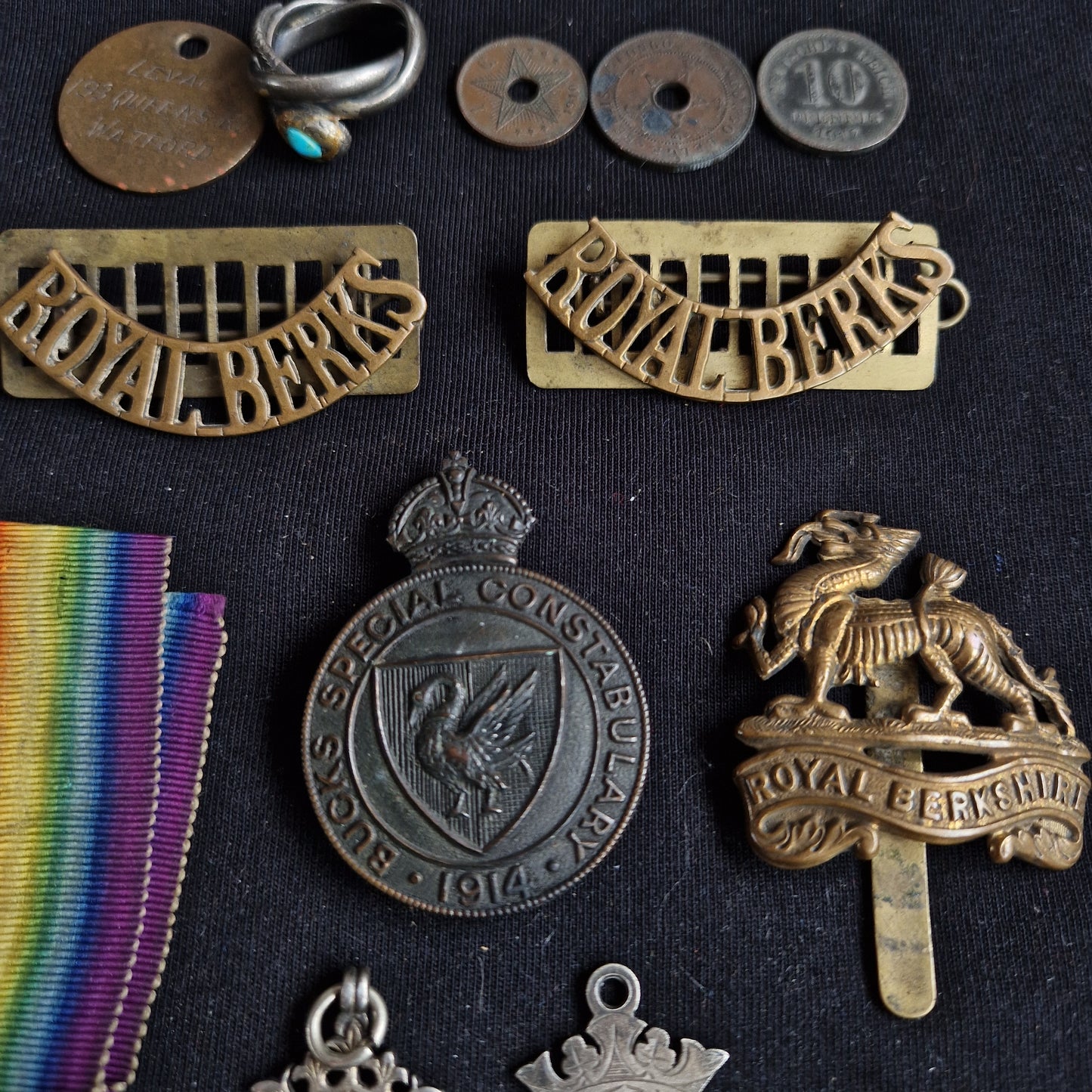 Royal Berkshire Regiment - WW1 Medals & Badges - Newark Cricket Silver Medals - Bucks Special Constable 1914