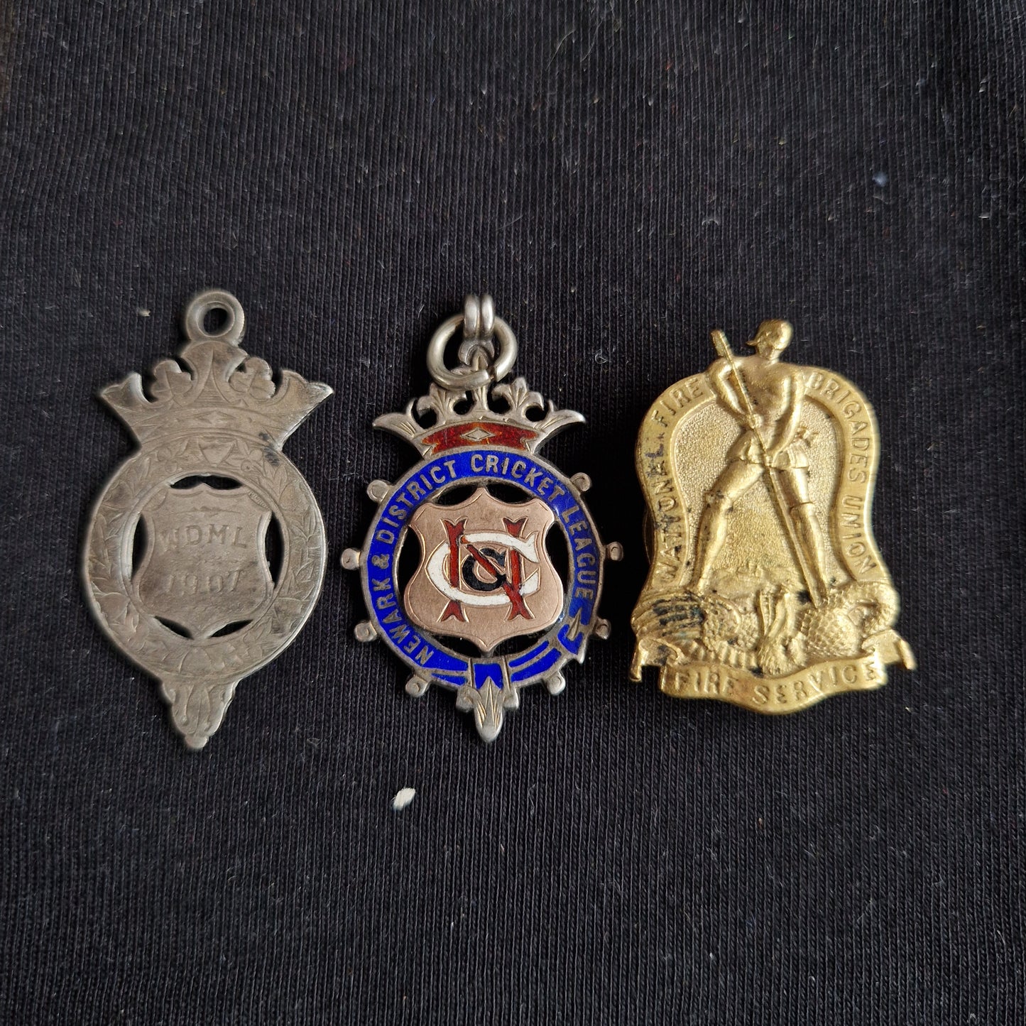 Royal Berkshire Regiment - WW1 Medals & Badges - Newark Cricket Silver Medals - Bucks Special Constable 1914