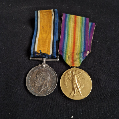 Royal Berkshire Regiment - WW1 Medals & Badges - Newark Cricket Silver Medals - Bucks Special Constable 1914