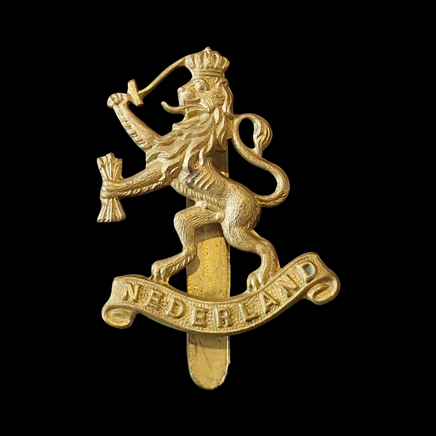 WW2 Netherlands Dutch Army in Exile Cap Badge – J.R. Gaunt London – Original