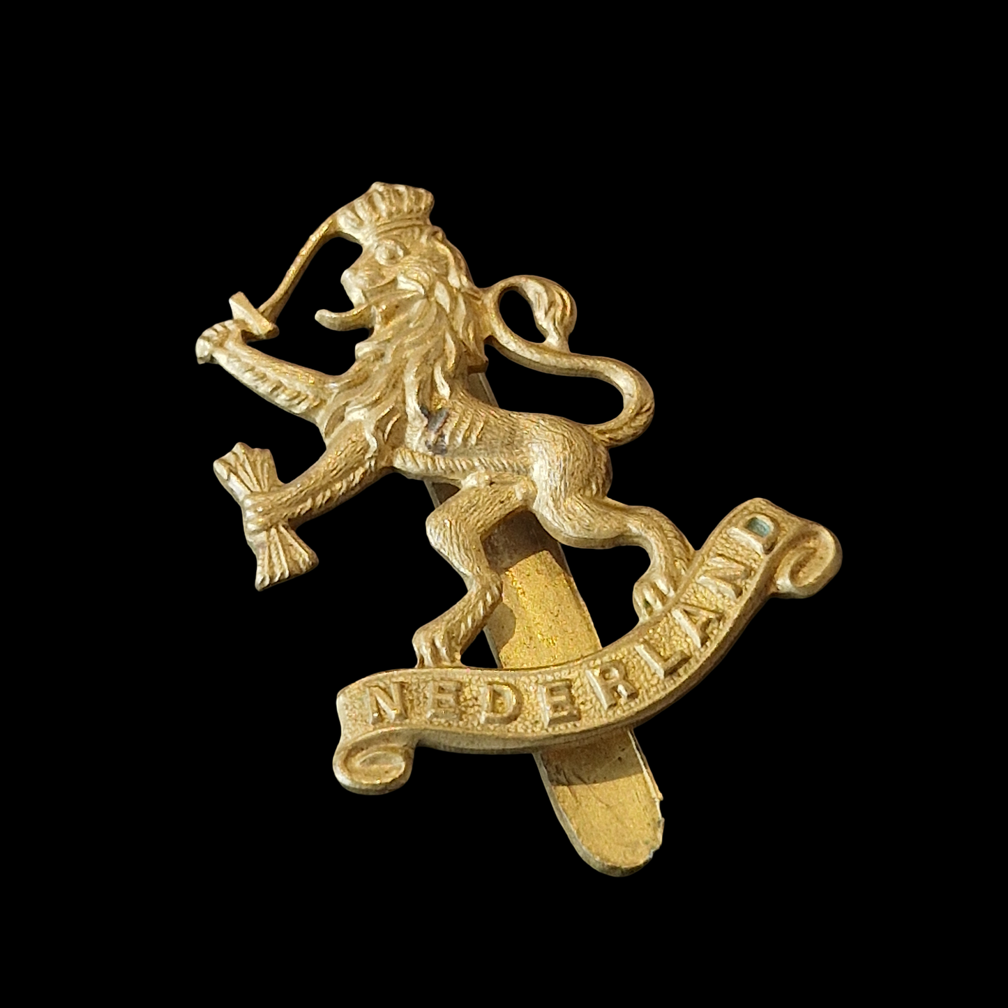 WW2 Netherlands Dutch Army in Exile Cap Badge – J.R. Gaunt London – Original