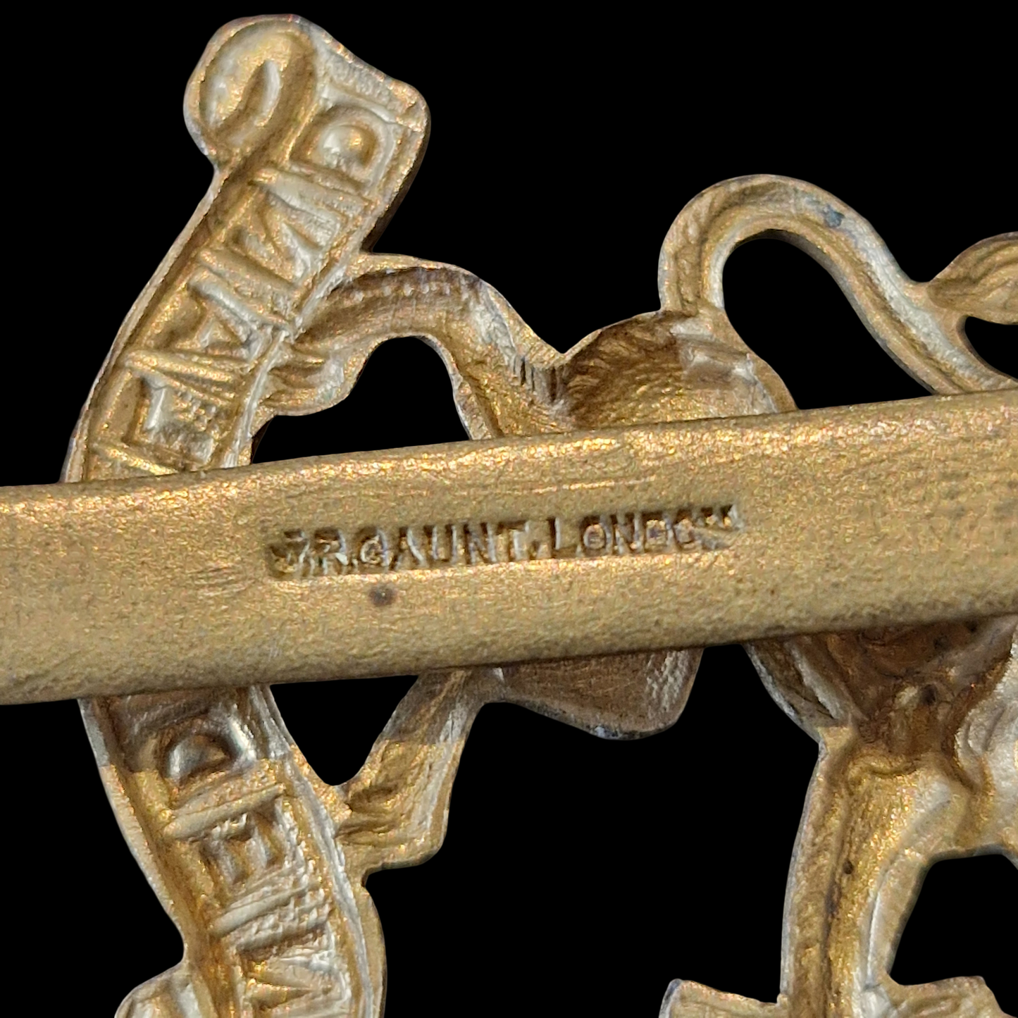 WW2 Netherlands Dutch Army in Exile Cap Badge – J.R. Gaunt London – Original