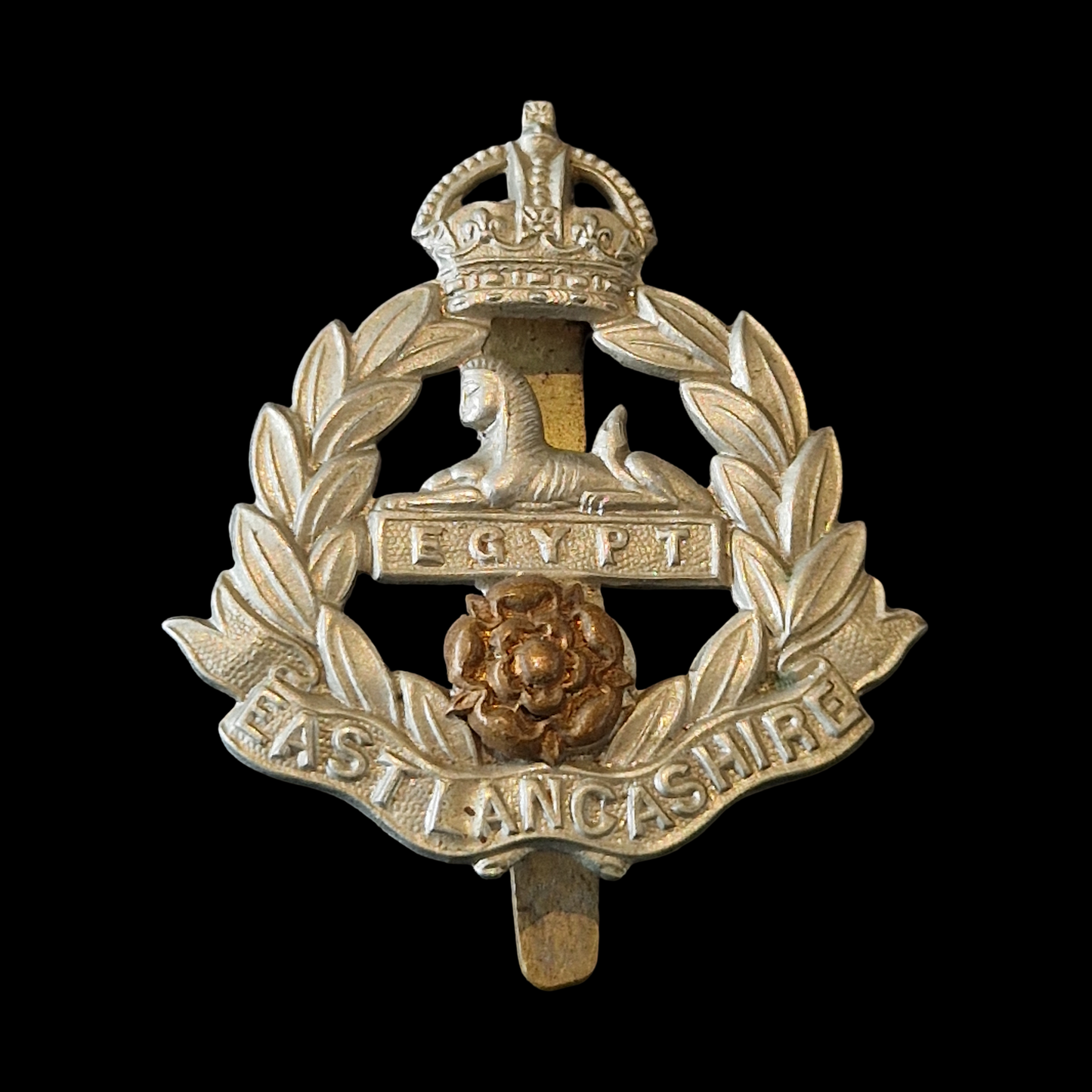 WW1 East Lancashire Regiment Cap Badge – Genuine British Great War Insignia