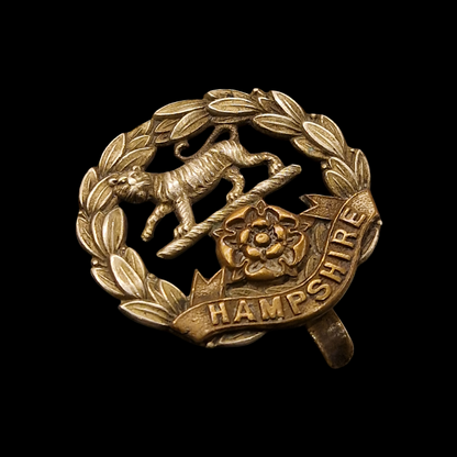 WW1 British Hampshire Regiment Cap Badge