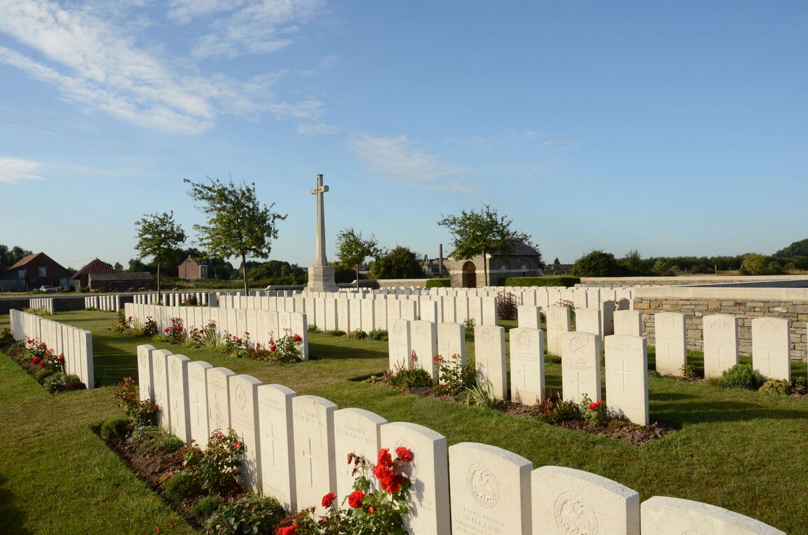 Queen's Royal West Surrey Regiment - Died of Wounds 1918 - WW1 Medal Trio & Memorial Plaque - From Godalming, Surrey